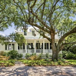 523 Deer Street