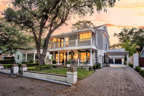2142 Golfview Drive active home in Riverland Terrace, Charleston, SC