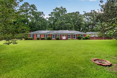 124 Axtell Drive active home in Newington Plantation, Summerville, SC