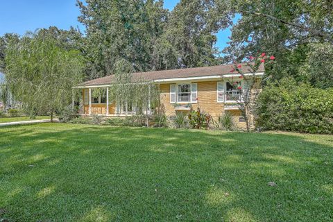 1839 Manigault Place