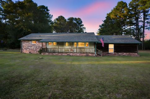 2466 Norway Road