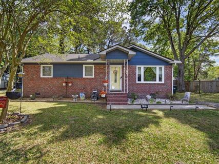 227 Birch Avenue active home in Pineview Terrace, Goose Creek, SC