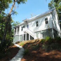 575 Pelican Court