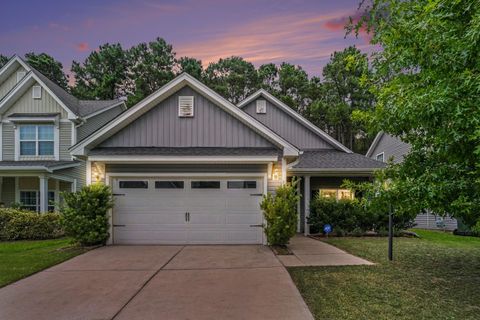 477 Foxbank Plantation Boulevard active home in Foxbank Plantation, Moncks Corner, SC