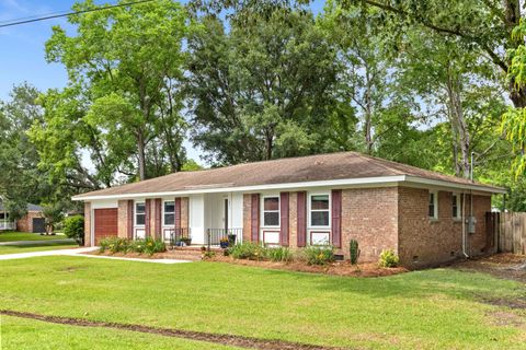 1851 Gippy Lane active home in West Ashley Plantation, Charleston, SC