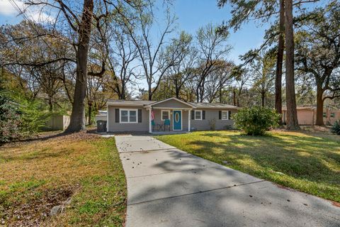 908 King Richard Drive