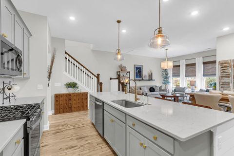 3046 Emma Lane