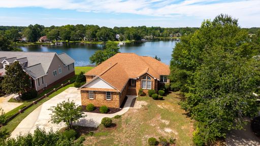3 Green Lake Drive