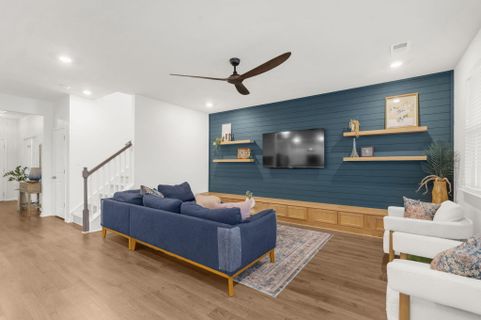 125 Garden Lily Lane