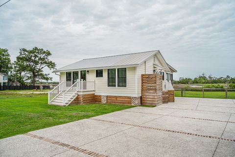 1269 River Road active home in Johns Island, Johns Island, SC