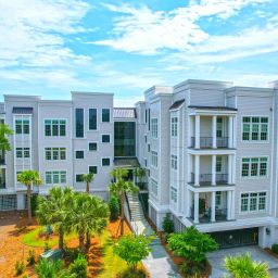 108 Fairbanks Oak Alley 201