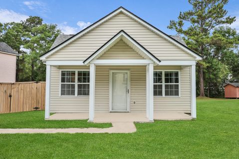 43 Woodleaf Court
