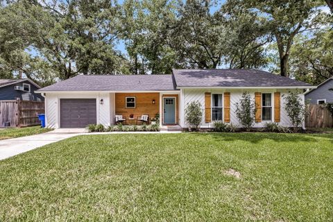 14 Hillcreek Boulevard