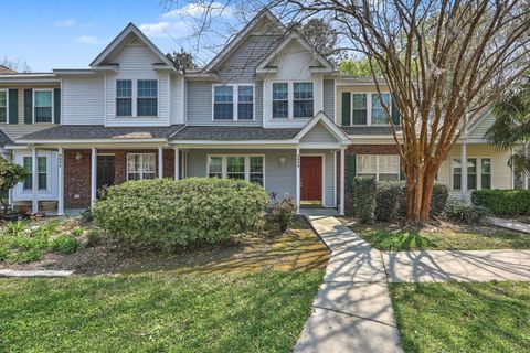 8039 Shadow Oak Drive active home in Oak Bluff, North Charleston, SC