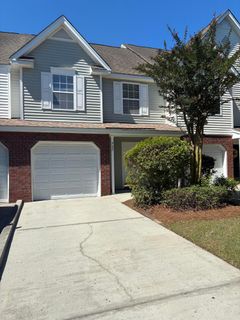 902 Yellow Hawthorn Circle
