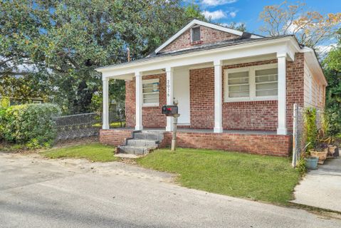 2016 Echo Avenue active home in Union Heights, North Charleston, SC