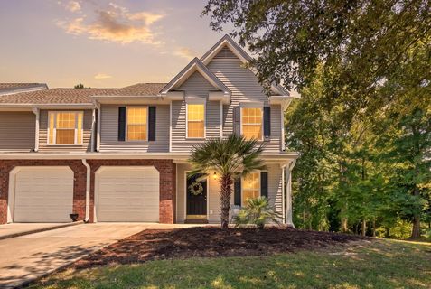 Homes in Persimmon Hill Townhouses, Goose Creek