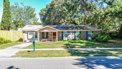 616 Center Street active home in Old Mt Pleasant, Mount Pleasant, SC