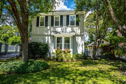 1023 Plantation Court active home in Snee Farm, Mount Pleasant, SC