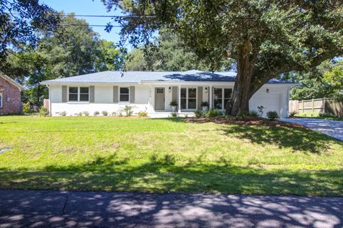 1079 Kentwood Circle