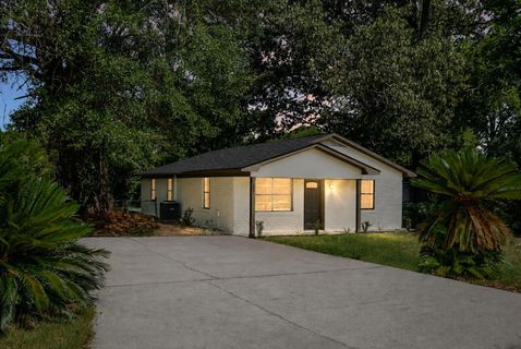 2052 Vestry Drive