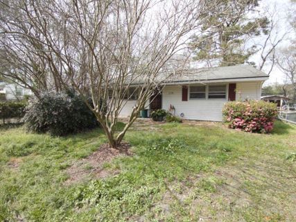 1110 Mount Batten Drive pending home in Yeamans Park, Hanahan, SC