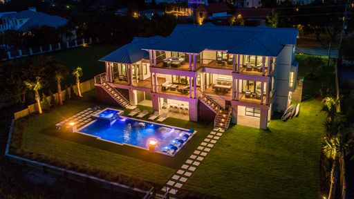 305 Palm Boulevard
