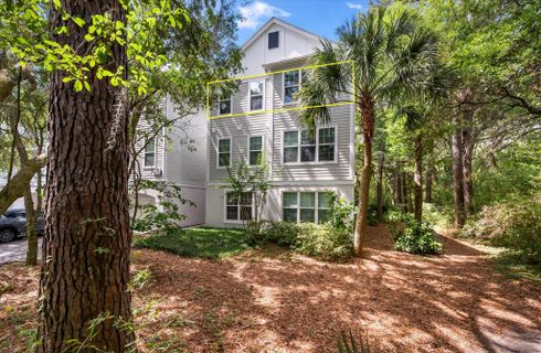 60 Fenwick Hall Alley 331 active home in Twelve Oaks, Johns Island, SC
