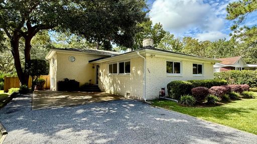 725 Shelley Road