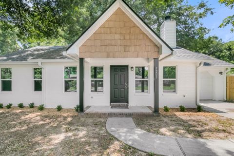 1203 Sea Aire Drive