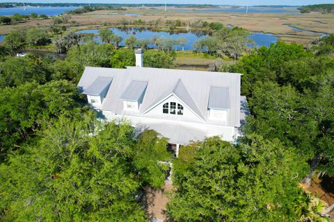 374 Mutual Drive