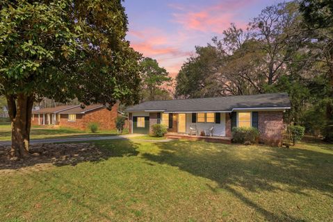 203 Forest Circle