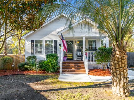 1522 N Avalon Circle active home in Orange Grove Estates, Charleston, SC