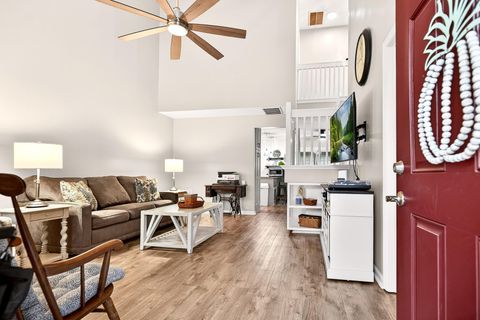 300 Yellow Hawthorn Circle active home in Summer Wood, Summerville, SC