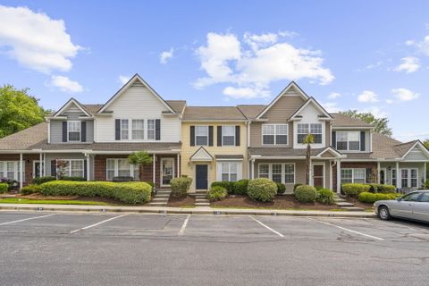 136 Macy Circle active home in Persimmon Hill Townhouses, Goose Creek, SC