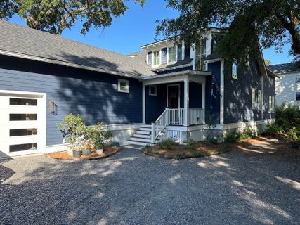 960 Mccants Drive active home in Old Mt Pleasant, Mount Pleasant, SC