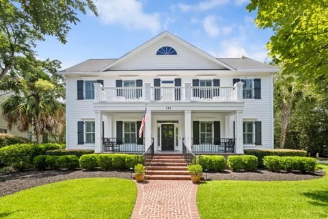 131 Balfour Drive active home in Daniel Island Park, Daniel Island, SC
