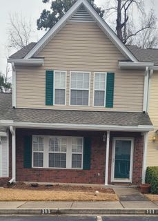 111 Brockman Way active home in Persimmon Hill Townhouses, Goose Creek, SC