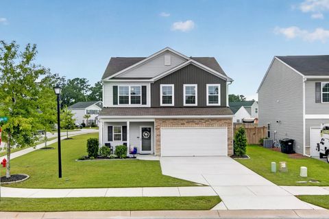 272 Clydesdale Circle active home in MacKey Farms, Summerville, SC