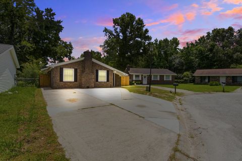 50 Elmwood Place active home in Holly Court, Goose Creek, SC