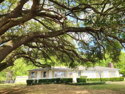 5497 Old Number Six Highway