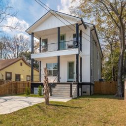 1906 Iris Street