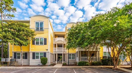 1826 Telfair Way active home in Mira Vista, Charleston, SC