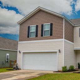 104 Cloverleaf Street