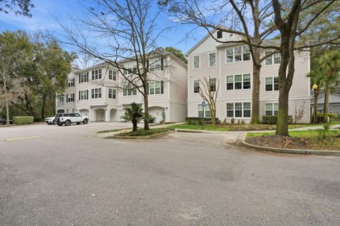 60 Fenwick Hall Allee 637