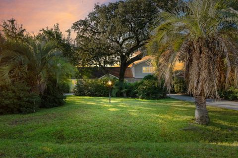 1315 S Edgewater Drive