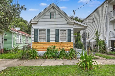 318 Ashley Avenue active home in Cannonborough-Elliotborough, Charleston, SC