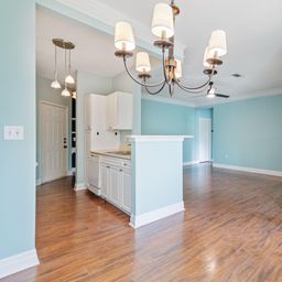 2322 Chatelain Way