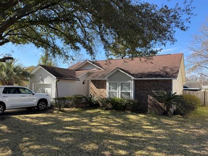 Homes in Oak Creek, Goose Creek