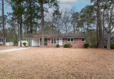 112 Dogwood Circle